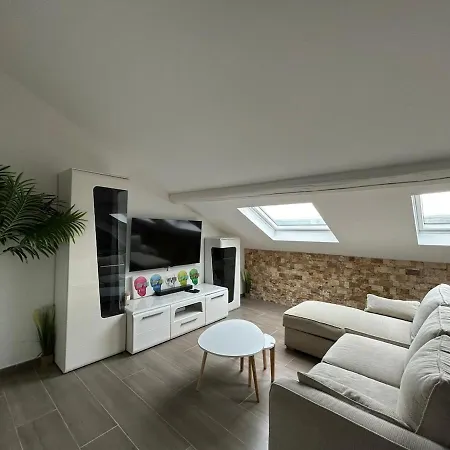 Apartment Cosy Et Lumineux A *